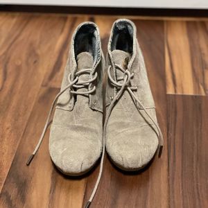 Tom’s heeled boots